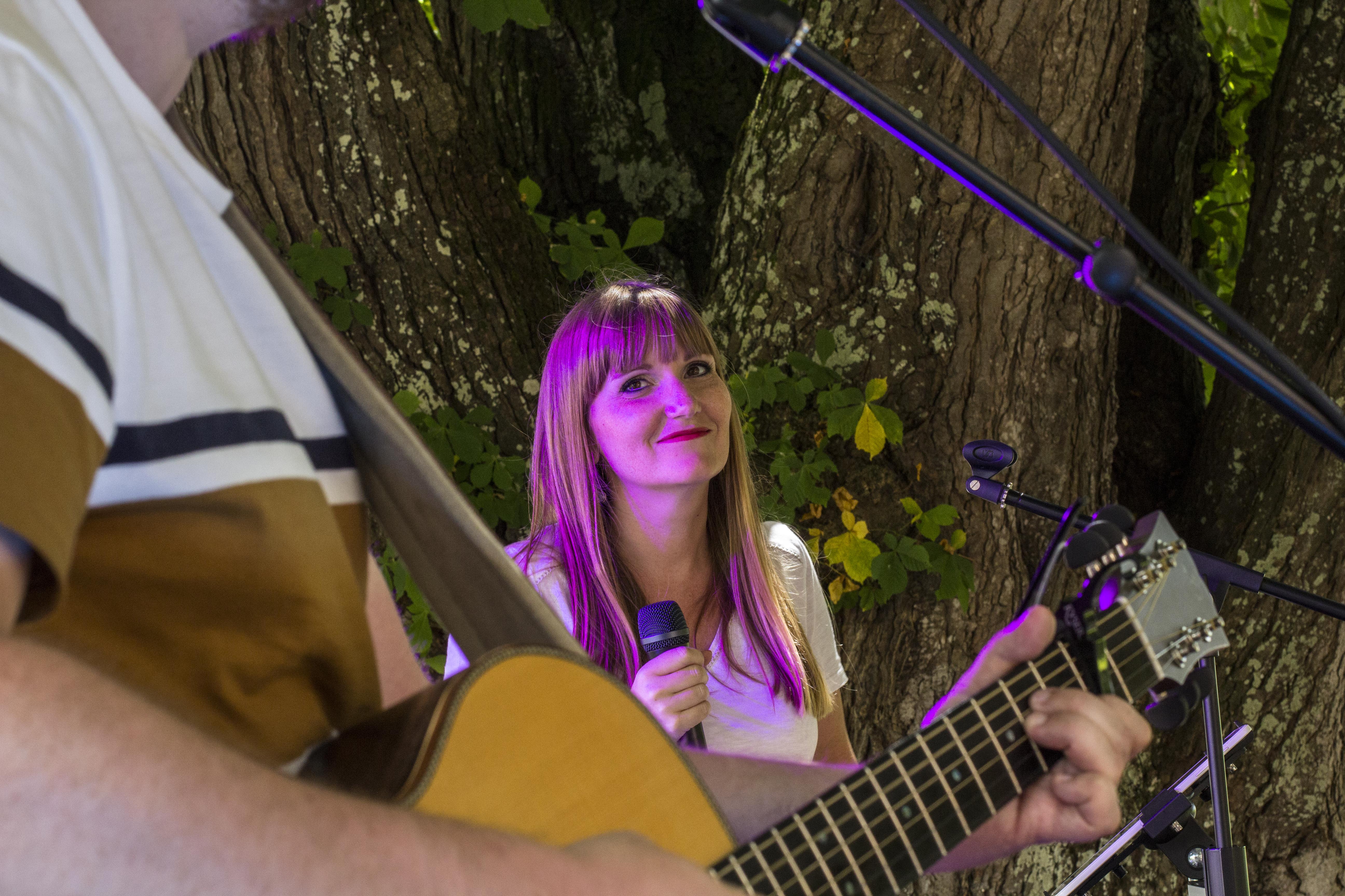 Chanteuse forêt